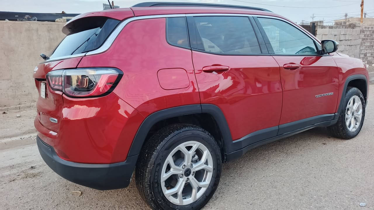 جيب كومباس موديل 2025ماشية 3800مايل المواصفات فول موجودة مع الصور دخول جديد بعده ممرقمة السعر 175 $  رقم الهاتف *********** بغداد المشتل
