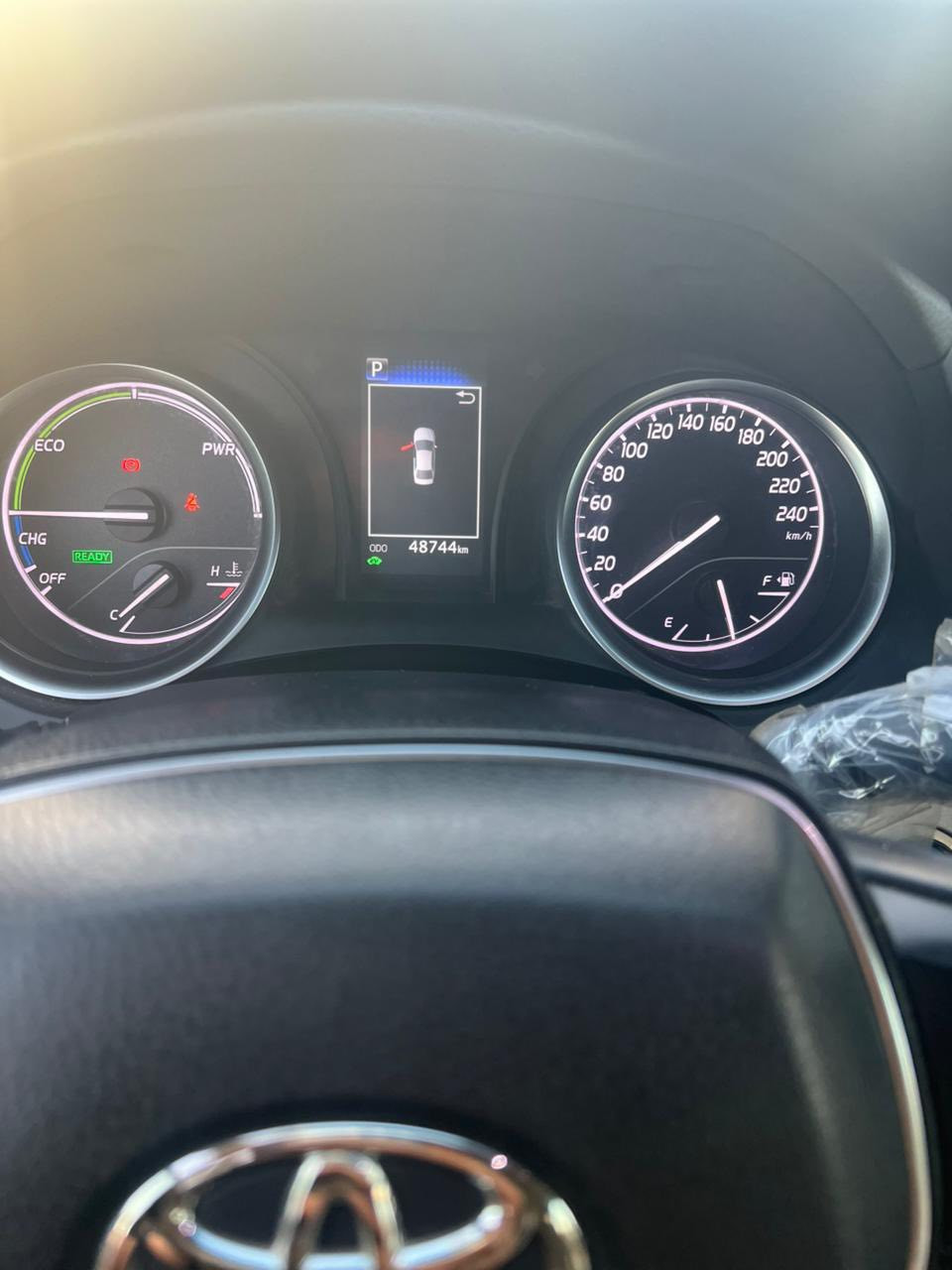 السلام عليكم للبيع كامري هايبرد موديل 2023 فول مواصفات وارد خليجي GLE عبداللطيف جميل لون رصاصي غير محدد سيارة كفالة عامة وجديدة
مواصفات السيارة 
1- فتحة سقف
2-تبريد قطعتين
3-بردة خلفية اوتو
4-هاند بريك بصمة
5-نظام اوتو هولد للازدحام
6-ثلاث وضعيات قيادة
-اقتصادي -وعادي -وسبورت
7-شاشة كبيرة
8-حساسات امامية وخلفية
9-مري جانية شفط
10-دخول ذكي(بصمة)
11-كاميرا خلفية
12-زجاج الابواب اوتو
13-تعتيم اللكتروني للمراية الوسطية
14-تحكمات ستيرن
15- صندوق بصمة
16-ويل كب رياضي حجم 18

العنوان بغداد / حي القاهرة  والسيارة بأسمي 
السعر 240$ وبيها مجال
رقم الهاتف ***********
