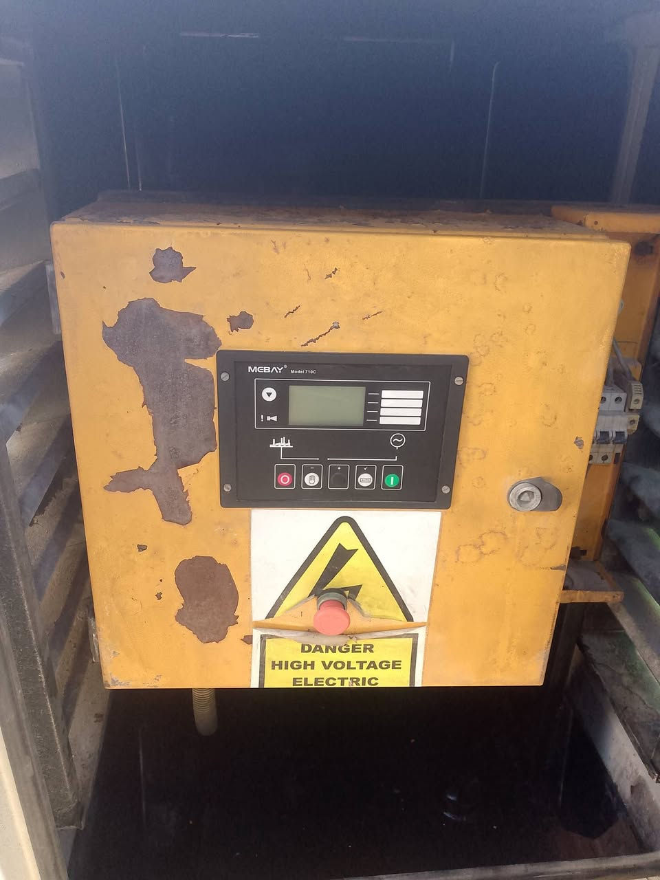 سلام عليكم  للبيع مولدة بيركز انكليزي 20 كيفي كاتم جديدة كلش  المولدة لا تنقيص ولا تبخير المولدة جاهزهة علة اخر حباية تجي تفحص وجيك يلة اتشيلهة السعر 35 وبيهة مجال الستفسار اكثر اتصل علة هاذ الرقم او مراسلة واتساب ***********/عنوان بغداد ابو غريب
