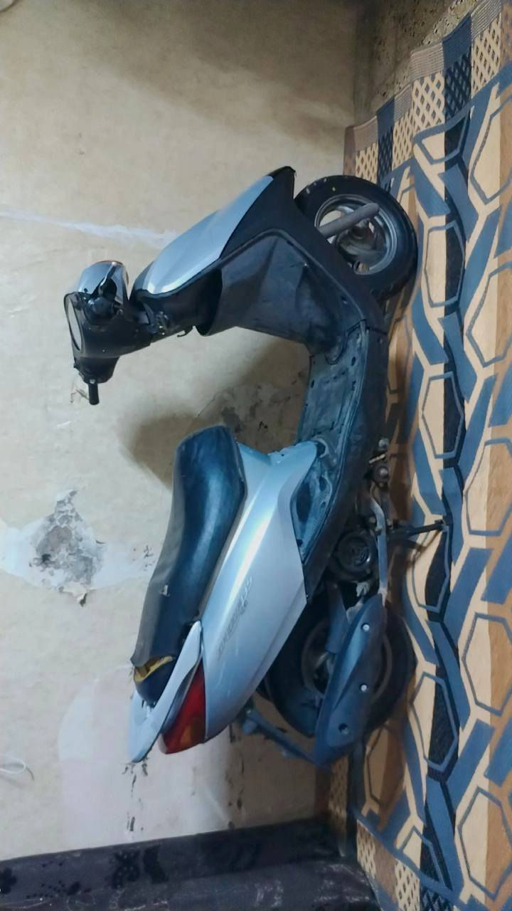 سلام عليكم دراجه لبيع بريز لايت فرك حديث كهربائيات كاملة كلهة شغالة مكينة ممفتوحة
دبلان شغال العنوان بغداد مدينة الصدر قطاع 14الهاتف *********** السعر 650وبيهة مجال حك الجية
