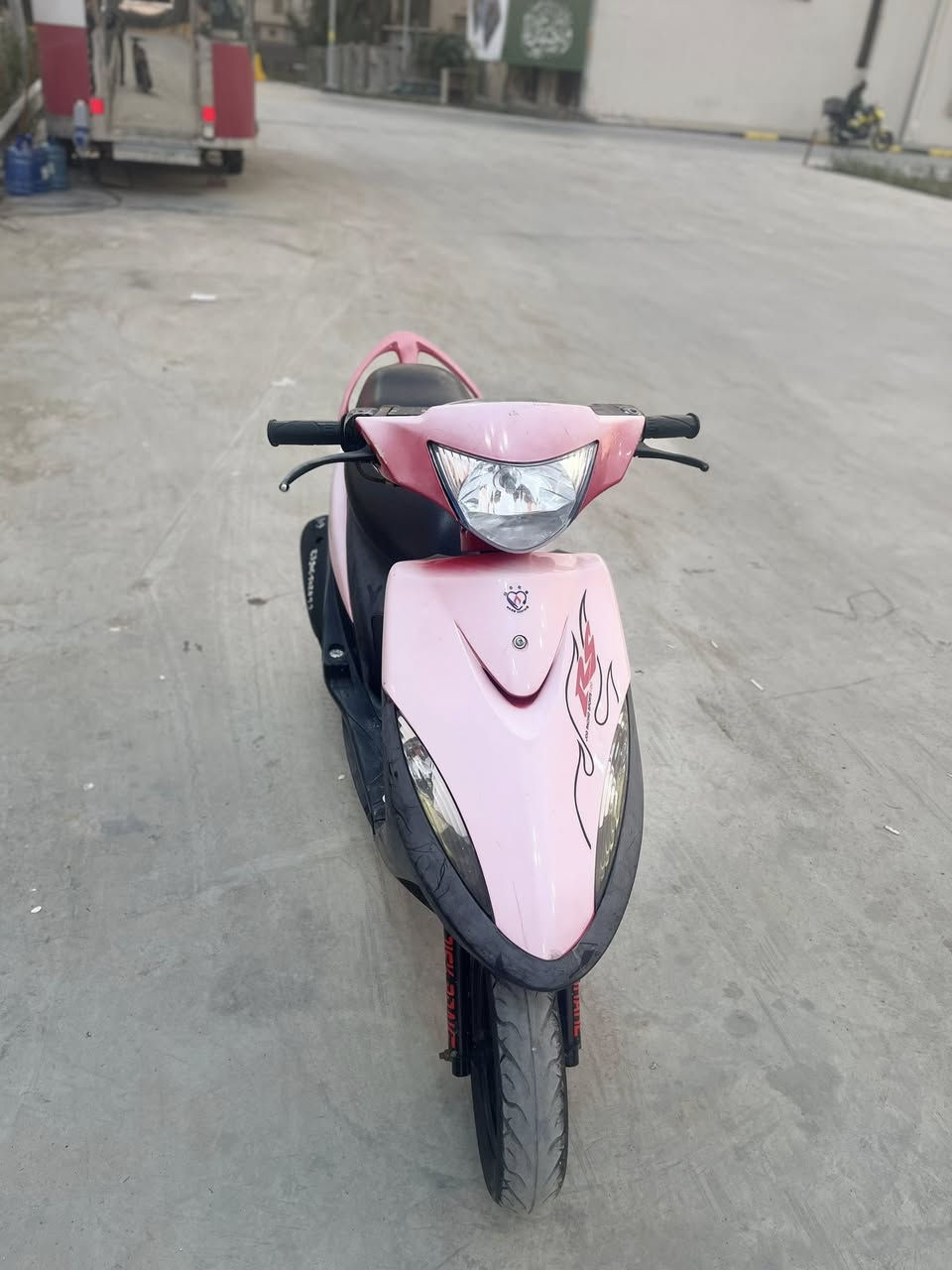 يا الله السلام عليكم 
من رخصة الأدمن 
دراجه عدله للبيع 
الدراجه صارلي اسبوع من نزلتها من الرمبه 
الدراجه على ايدي نظيفه حتى ما طالع بيها هواي
المكان بغداد القاهرة يم جسر النداء
السعر خاص 
رقم ***********
الشراي يعرف بأسعارهن 
و اسف على الإطاله
