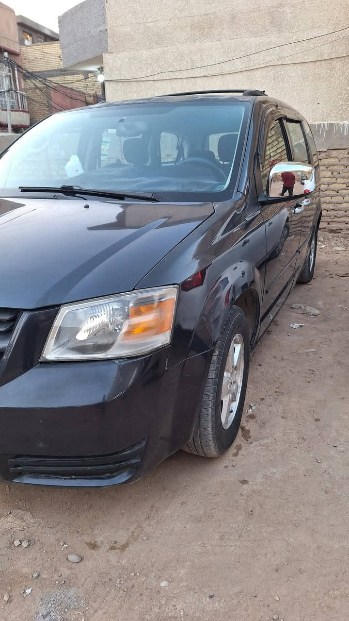 سلام عليكم دوج كرفان 2008 للبيع
مكينة 3.3 مصبوغة حزام مكينتها وكيرها خير من الله مكاني بغداد الكريعات او ساحة الطيران السعر 98 ورقة 
***********
