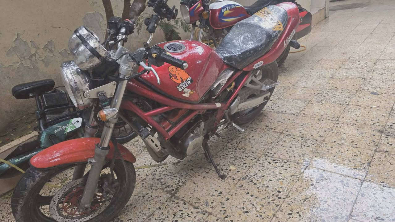 سلام عليكم مطور بانده ربع للبيع مكينه مامفتوح بي صوط فيلس سرعتو 180 
نكره سلف السعر 750وبي مجال اتصل وتدلل *********** العنون الايمن حي العامل @الكل
