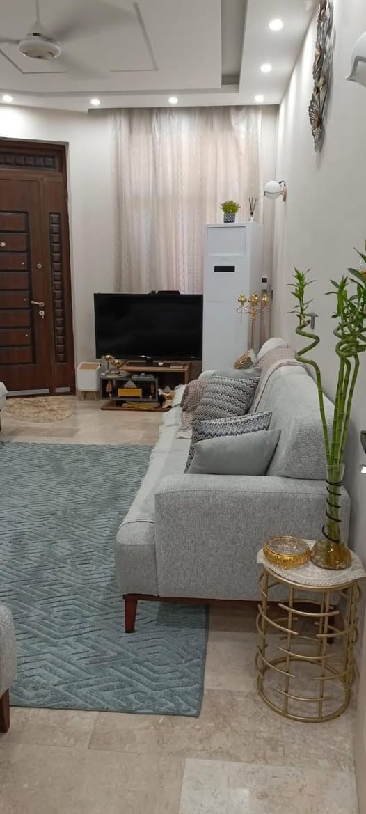 للبيع دار في السيدية 🏠ا
الضباط مربع القادة 📍
  دار مودرن درجة اولة

• المساحة: :150 م²
• الواجهة: : 6 م• 

✨ العقار يتكون:
  🔹3 طوابق🔹
5 نوم +حولي كبير +استقبال عدد 2
 2 مطبخ حار + بارد +5 خدمات صحة 
كراج وشلال ☑️

✅ سعر مناسب جداً

✅ موقع راقي وخدمات متوفرة ✔
للاستفسار ***********
