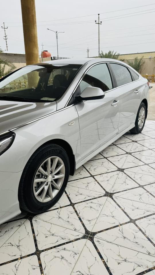 سلام عليكم سوناتا موديل ٢٠رقم ربيل سنويه مجدده مكفوله سياره من لكص ولضربه(كوري )ما عوزه اي شي تايرات حداديه تخم تاير مكينه كير خير من الله سياره مكينه٢٠٠٠دوش مكان سيارة البصرة سعر١٦٠رقم ***********
