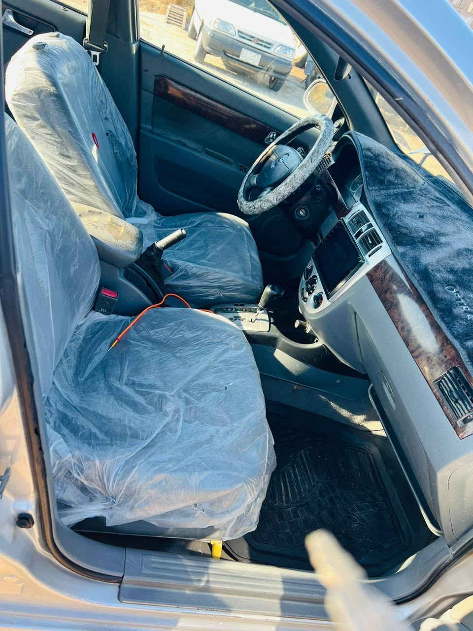 سلام عليكم اوبتره 2006 رقم قادسيه مصبوغه عام اوتو ماتيك السعر 60وبيه مجال اي ستفسار اتصال ع ***********
