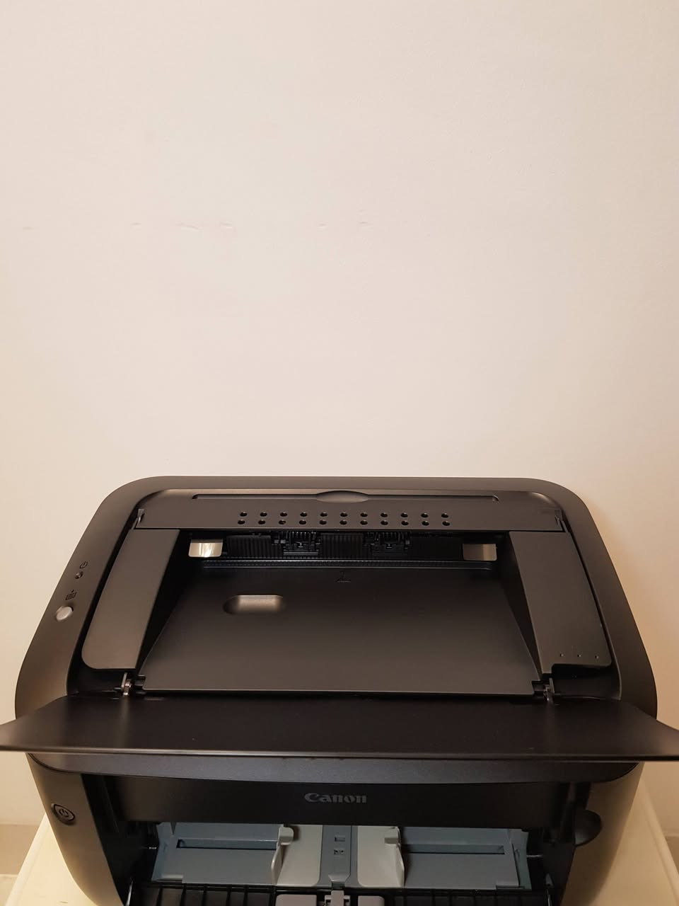 السلام عليكم
متوفر طابعة Canon LBP6020B جديد 
طباعة اسود وابيض 
حبر باودر 
السعر 155 الف 
متوفر خدمة التوصيل الي جميع المحافظات
واتساب:
***********
***********
