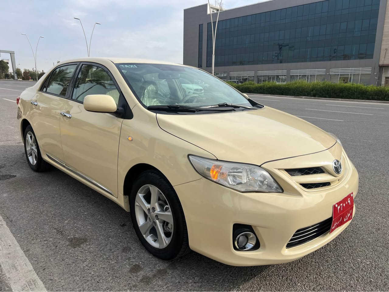 کرۆلا 2013 
مەکینە بچوک گێر تۆماتیک
گێر و مەکینە بە شەرت 
تەبرید 
ئایپات
غاز و بەنزین
تەنها 3 جێگای بچوک ساردی هەیە 
پێش و پشت کەپس
بی مەسروف 
نرخی 158 و کەمێک مجال
ژمارەی مۆبایل / ***********
تێبینی : ئەوە ژمارەی خاوەنەکەی نوسراوە هی من نیە أربيل, العراق
