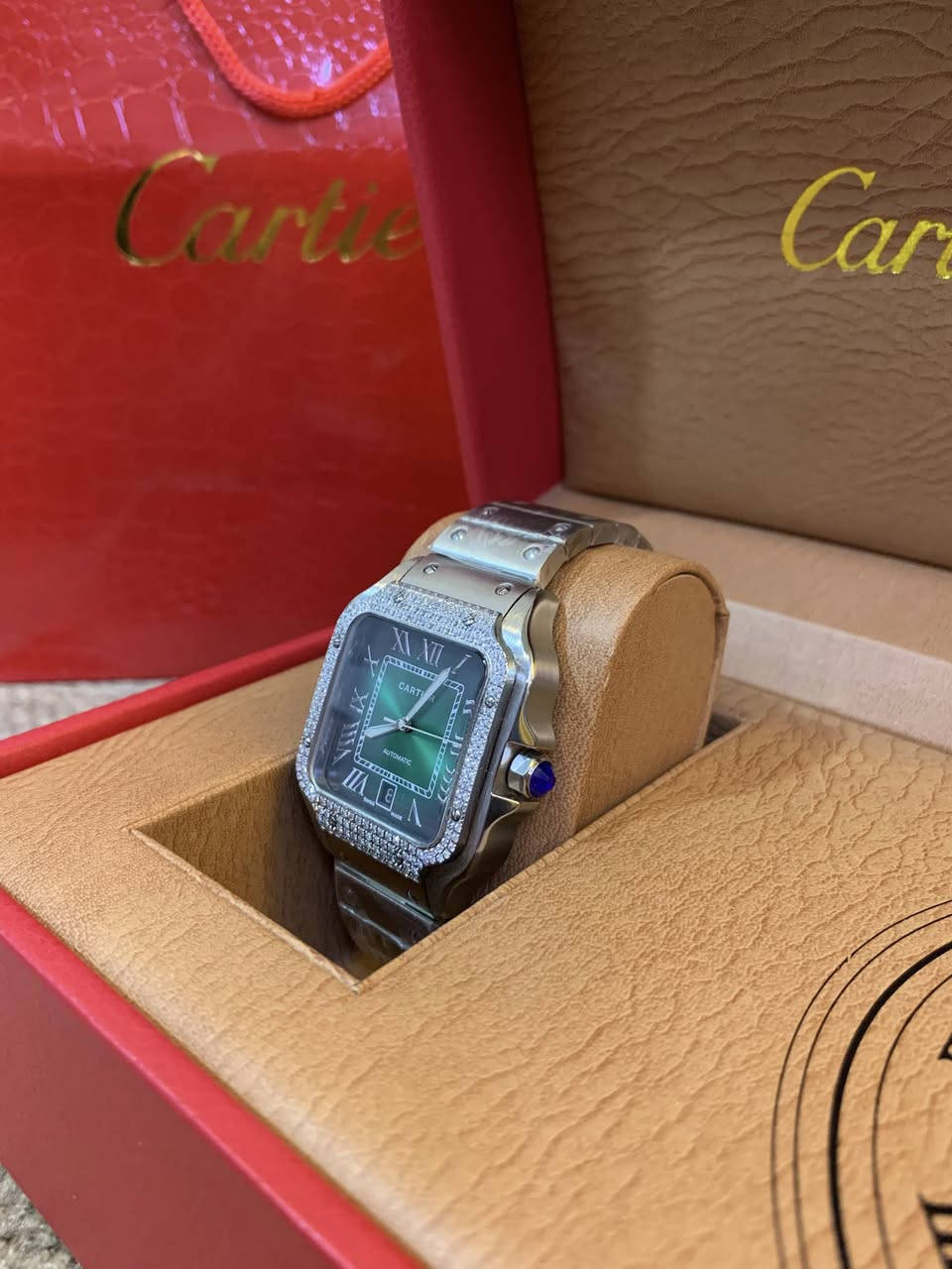 كاررتير سانتوس   اوتماتيك مرصع بحجر الموزنايت من اجمل الموديلات بمينا خضراء متدرجة  كوالتي جدا عالي ومختومة صناعة سويسري


**إذا كنت صاحب هذا الإعلان وتريد حذفه لأي سبب، رجاءا أرسل رسالة إلى الدعم الفني**