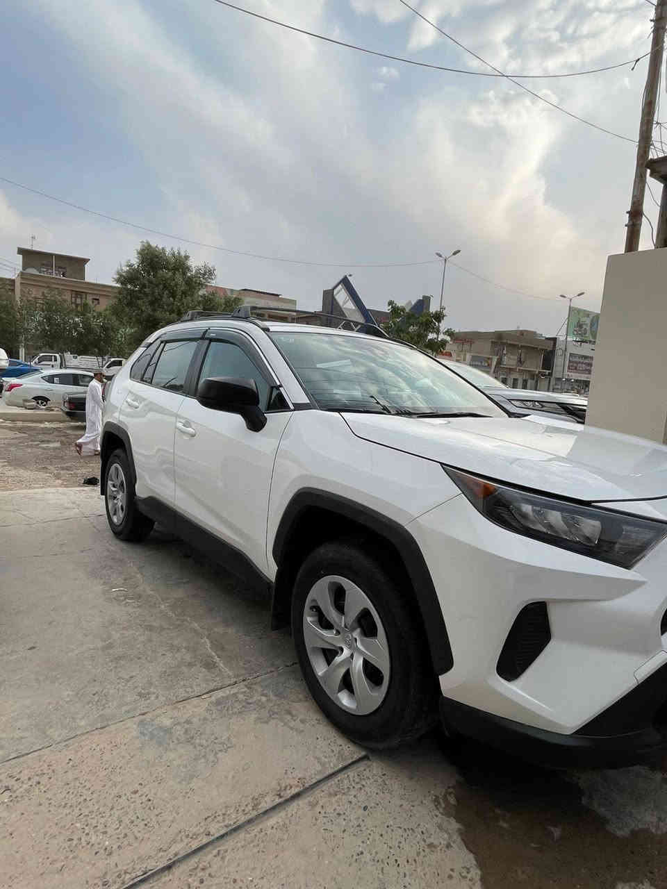 السلام عليكم راف فور موديل ٢٠٢١ رقم اربيل انكليزي سياره كلين شرط مواصفات Le سعرها ٢٣٥ مكان السياره سامراء للإستفسار الأتصال على ***********
