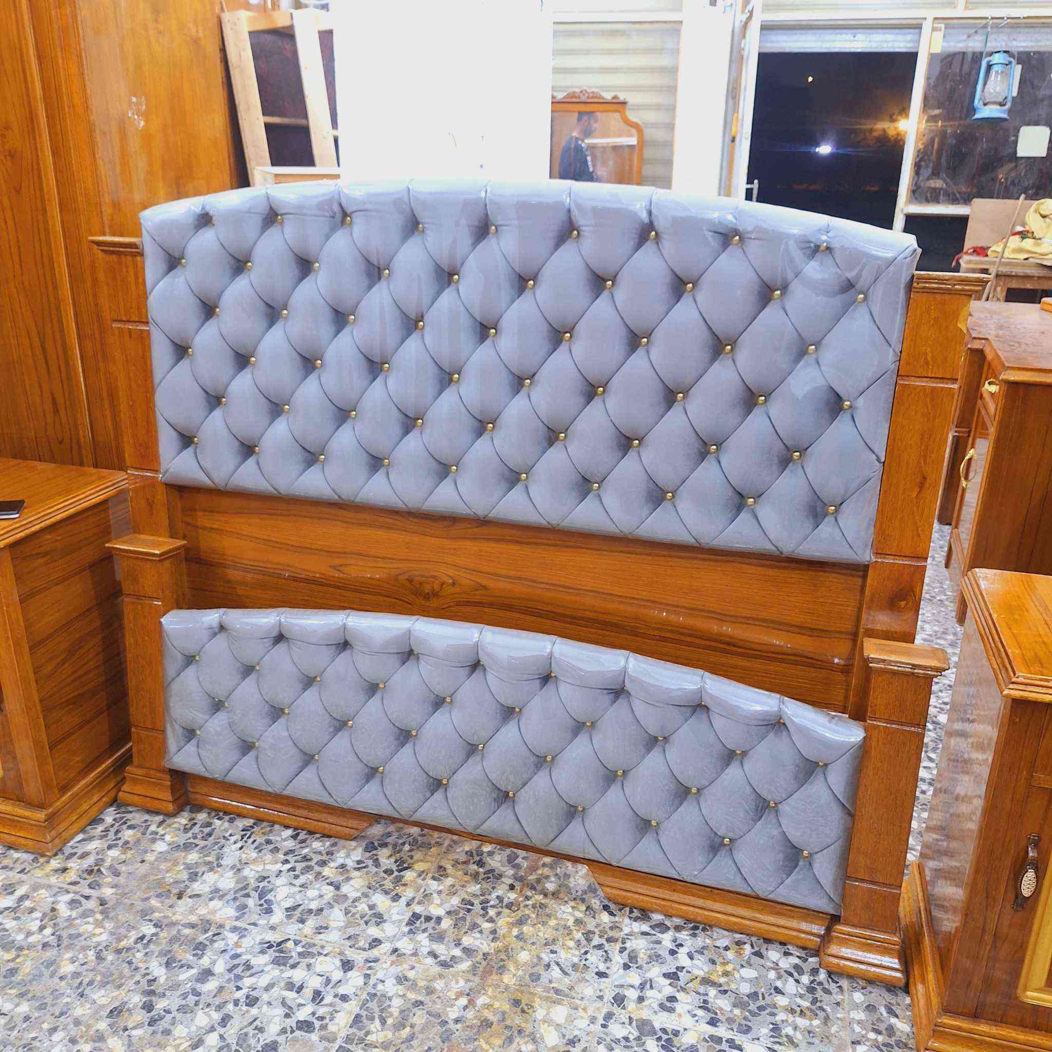 جمال غرفنا وبس 💥 
غرفة انتيكة ومتانة ممطروقة ابداا ✨
الملحق رئاسي 🍁
غرفه ام ٦ ملحق داخلي غرفه جدن ثقيله الوجه 5ملم والداخل 5ملم القاعده والسكف بلوك صاج التوج عضم جاوي فلات دزاين إيطالي واصل داخل بغداد مجانا 
السعر ع الخاص


**إذا كنت صاحب هذا الإعلان وتريد حذفه لأي سبب، رجاءا أرسل رسالة إلى الدعم الفني**