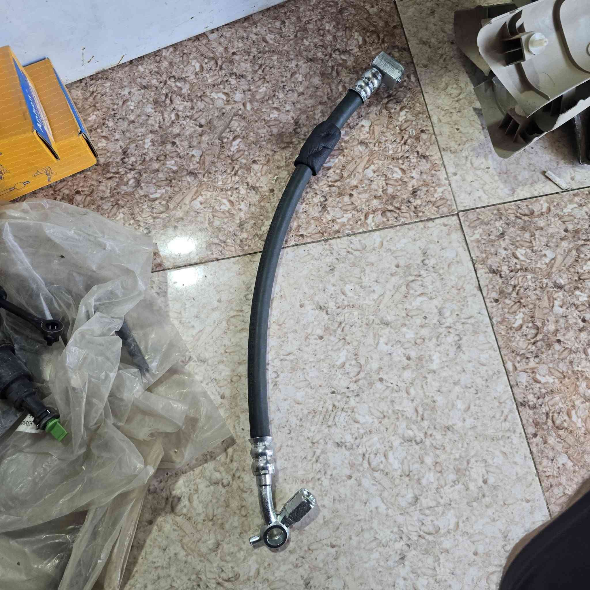 اللهم صل على محمد وآل محمد 
بس الي بصوره موجود 
شوته تفصيخ بلاديه ٤٠ 
بوري تبريد.٢٥
صونده باور ٣٠ اصلي 
فلنجه امامي ١٥ 
*********** اكو توصيل لباب البيت 🏠

