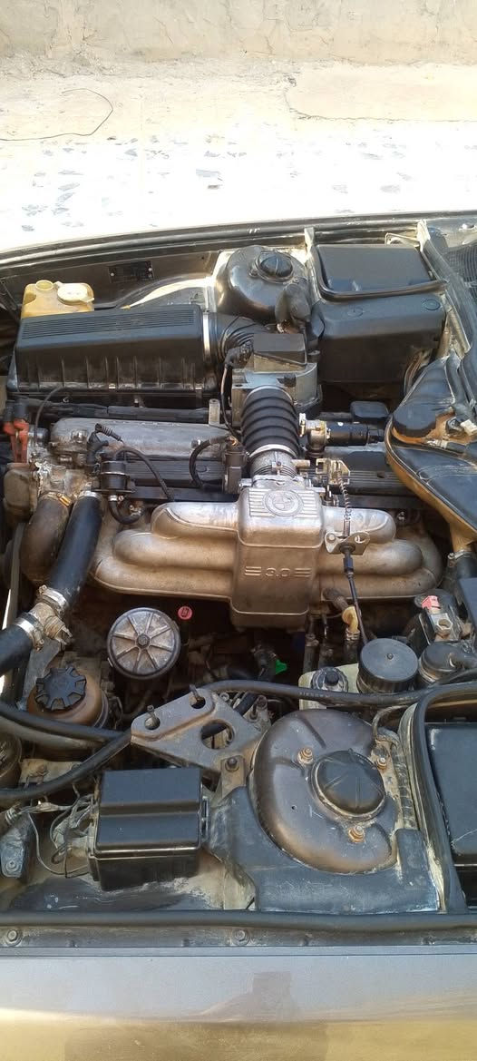 سلام عليكم BMW730/1990مفتوح 
سياره جاهزه 
رقم انكليزي 
سنويه بسمي  2029
هزه شهر 9تسقط
تحويل ثاني يوم 
حداديه 100%
تبريد شغال 
تخم تاير جديد 
صبغ عام 
كير خير من الله 
تواصل على الرقم ***********بي وتساب  
عنوان بغداد  الرشاد قرب جامع الصدرين قرب صيدليه اشهاب

