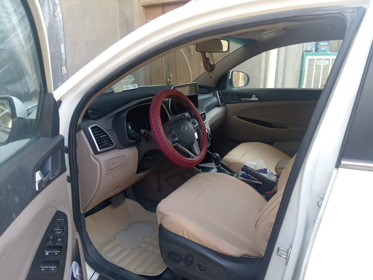 السلام عليكم هونداي توكسان خليجي موديل ٢٠٢٠ حجم محرك ٢٠٠٠ماشيه ٦٣الف قابله للزيادة الموصفات تحكم استيرن جهتين تبريد قطعتين سياره الكشنات كلها مغلفه جلد ثلاثة أنظم قياده لد نهاري ليلي بيها صبغ أماكن وضربه جاملغ الخلفي جهة سايق سياره امانه الله كلش جديده رقم أربيل باسمي رقم الجديد السعر ١٥٠ وبيها مجال بسيط رقم الهاتف *********** او مراسله على الخاص فقط بيع التقرير موجود بصور
