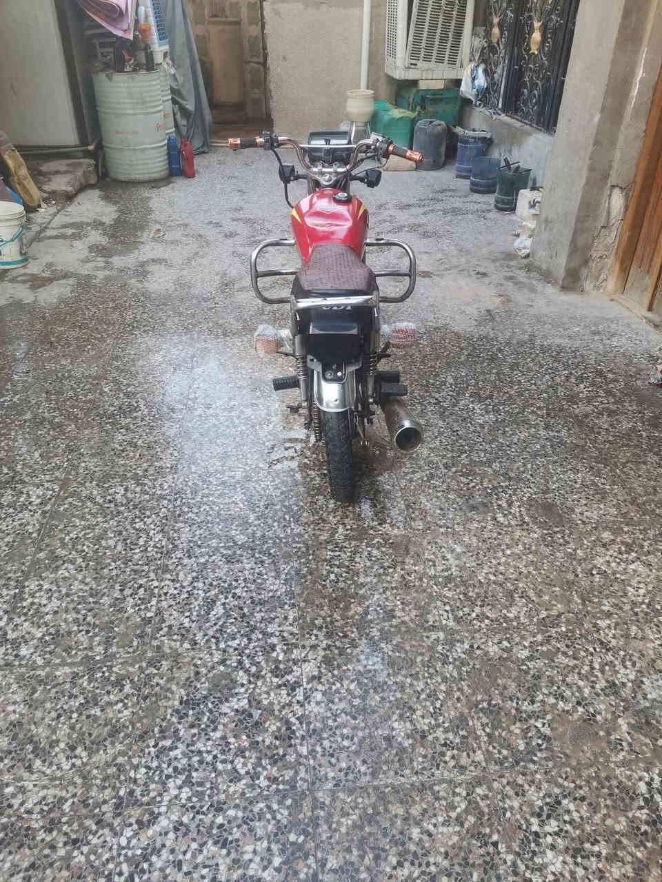 سلام عليكم دراجه ايراني سيفان ٥ كير كامله مكمله مابيها اي شي موديل ٢٢ سعر ٤٠٠ وبيها مجال مكاني بغداد ابو غريب *********** وتساب
