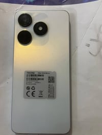 تيكنو • ١٢٨ • شاحن