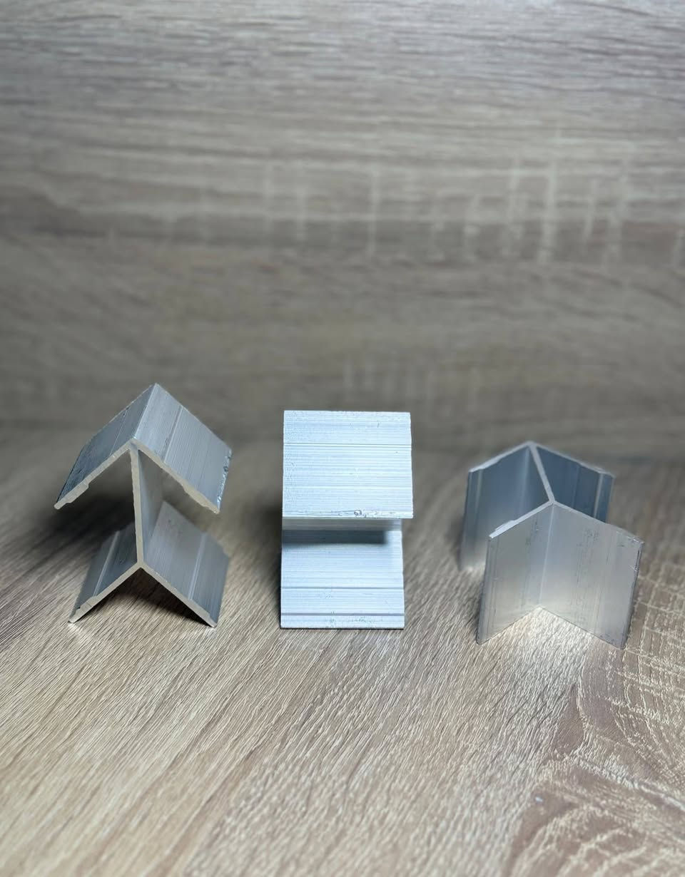 السلام عليكم ورحمة الله وبركاتة.... زاويه تجميع مفصلي مسح كص ميكانيكي وليس يدوي...سمك 1.65 ملم سعرالقطعه ب 230 دينار وسمك 2 ملم ب 270 وسمك 2.4 ملم سعر القطعه ب 290 دينار ... للتواصل  ... ***********
