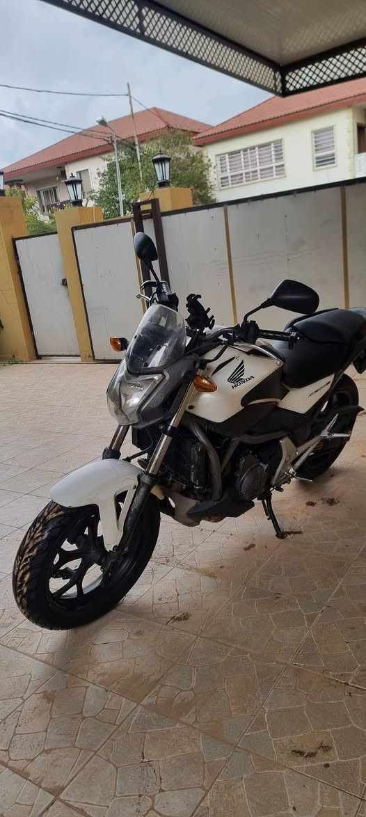 سلام عليكم موديل ٢٠١٣ ٢ بستم محرك ٧٠٠ هوندا nc700 عنوان كركوك ٣٢ الف ماشي السعر ١٩ ورقه بيها مجال رقم تلفون ***********
