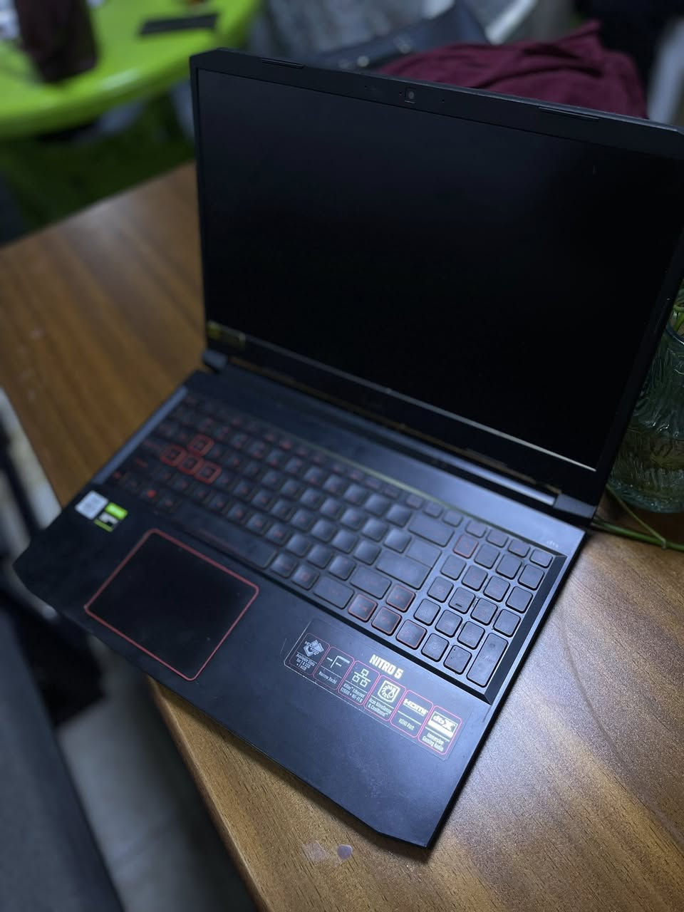 السلام عليكم.. للبيع لابتوب Acer Nitro 5 (AN515-55) بحالة ممتازة جداً ونظيف، مثالي للألعاب القوية والبرامج الهندسية الثقيلة والمونتاج.
المواصفات بالتفصيل:
 المعالج: Intel® Core™ i5-10300H (الجيل العاشر، فئة الأداء العالي H بسرعات تبدأ من 2.50 GHz)
 الذاكرة (RAM): بحجم 24.0 GB (مُرِقّاة لضمان سلاسة تامة وسرعة عالية بالعمل)
 كارت الشاشة المنفصل: NVIDIA® GeForce® GTX 1650 بسعة 4 GB (ويصل حتى 16 GB مع الذاكرة المشتركة)
 كارت الشاشة المدمج: Intel® UHD Graphics (لتوفير طاقة البطارية أثناء التصفح)
 الهارد (SSD): سعة 715 GB فائق السرعة
 حجم الشاشة: 15.6 إنش
 النظام: Windows 10 Pro الأصلي (64-bit) مُحدّث بالكامل
الجهاز نظيف جداً وفحص النظام يؤكد خلوّه من أي مشاكل تقنية (No problems found). جاهز للمعاينة والاستلام الفوري في النجف.
السعر: 700 الف دينار عراقي
تواصلوا معي للمزيد من التفاصيل عن البيع.


**إذا كنت صاحب هذا الإعلان وتريد حذفه لأي سبب، رجاءا أرسل رسالة إلى الدعم الفني**