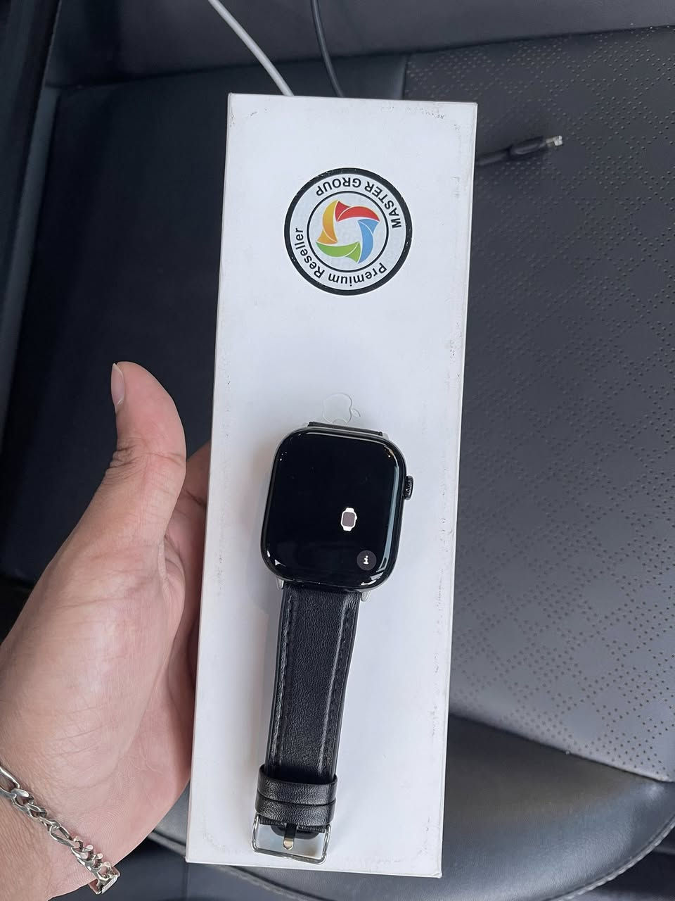 ساعة ابل واتش سريس جيل 10 بلاك
حجم 46 mm
بطارية 98
نظافه 95‎%‎
موجود شاحن الاصلي وباكيت بس السير ماكو 
السعر 325 الف توصيل ماكو 
مكاني كراده خارج 
*********** واتساب
