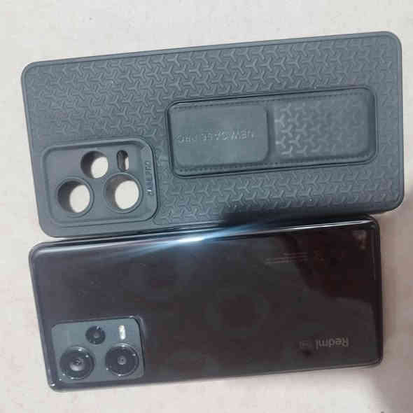 ريدمي نوت 12برو بلس 5Gذاكرة 256جهاز نظافه 100/100جهاز عملاق يشغل الالعاب باعلى دقه وشاشته سوبر اموليد عاليه الدقه تدعم 120هيرتزوسماعات الجهاز ستيريو دبل سبيكر وكامر روعه يصور بدقه عاليه يصور بدقه 4K الجهاز جديد ومكفول
مكاني البصرة الحيانيه 
***********
السعر 200 البصرة
