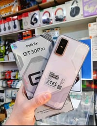 GT30 برو • كاميرا ١٠٨ • شحن ٤٥ واط