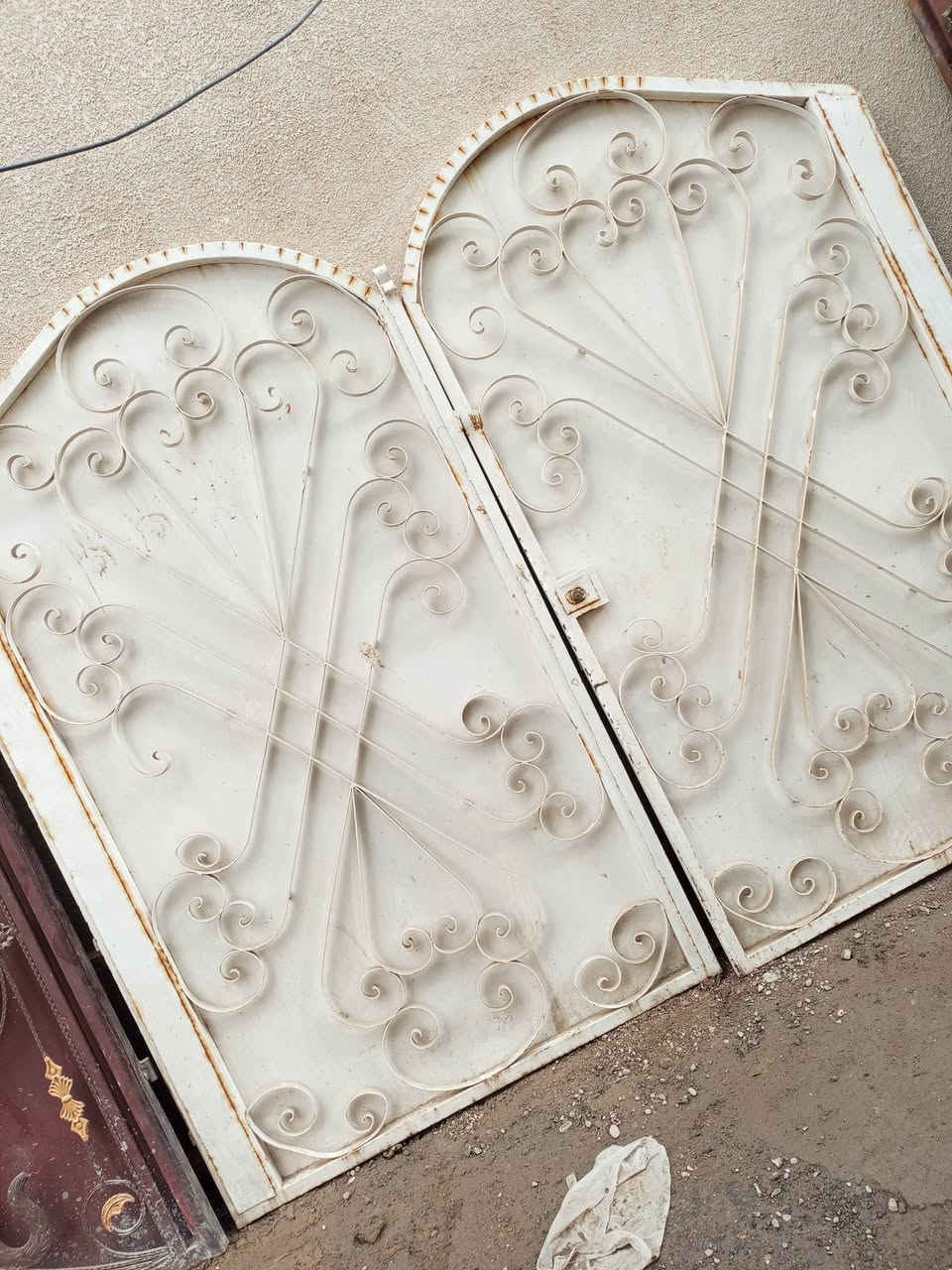 #للبيع  باپ طلاقتين   العرض  مترتين  و90 مع الجراجيب والارتفاع   مترين و20 الظهر  بليت  حديد ثقيل ونظيف جدا   @ # مكاني  بغداد الغزاليه  ويوجد توصيل    ***********
***********
