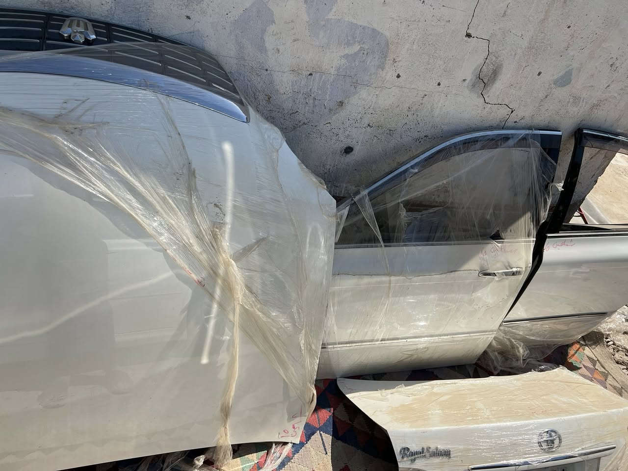 سلام عليكم حبايب بيبان شاهينه وكاله بنيد معه جنطه بيبان سايق واحد الخلفيات 2وبعد هواي غراض شاهينه خادمكم تصل ***********
