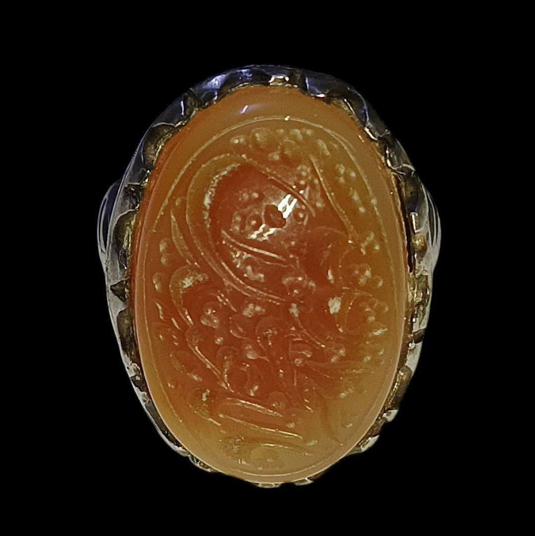 جمال ودلال وينه اليدوي الحر و الأصلي والقديم عقيق يماني مخطوط انتي ومعروف عمل وبركه هذا الحجر الكريم يعمل للحفظ والبركة وتسهيل الأمور وجاها وجاها صياغة يدوية ثقيلة فضه عيار ٩٢٥ يوجد توصيل ***********       ***********
