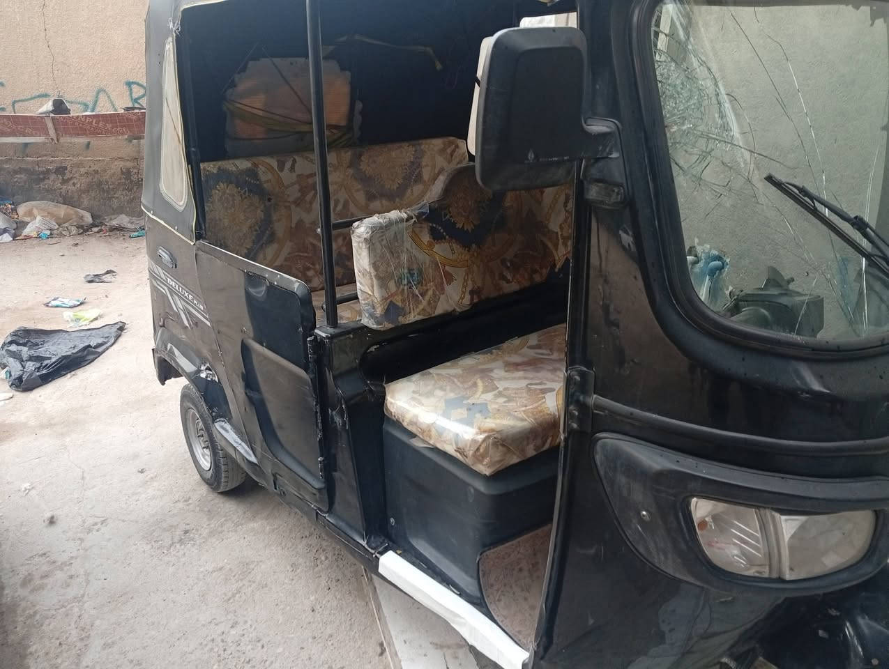 تكتك موديل 22رقم وسنويه شراي بخدمته ما بيه اي ضربه *********** بصره
