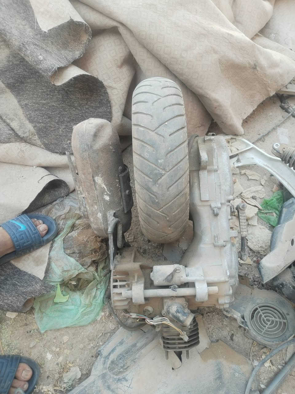 دراجه لكزز للبيع شاصي ومكينه ب١٢٥ كربلاء البوبيات ***********
