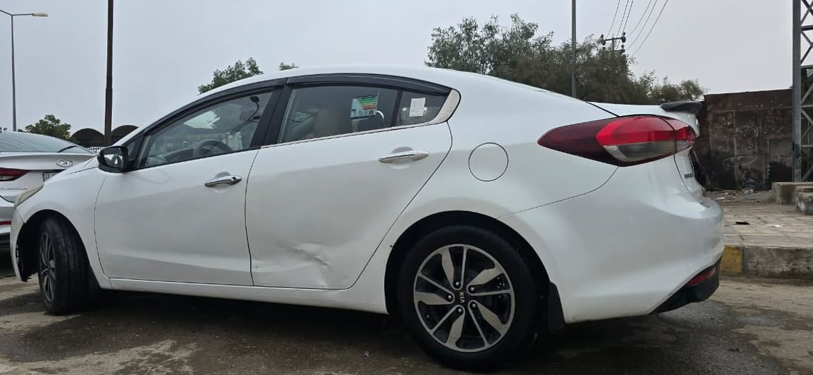 🔹 سيراتو 2017
🔹 اللون: أبيض
📄 فحص موجود وجاهز للمعاينة
💯 السيارة استخدام يومي، مرتبة وتشتغل بدون مشاكل
👍 فحصها واضح وما بيها شي مخفي
📍 الناصرية
💰 سعر مناسب جداً ويا قابلية تفاوض للجادين
⚡السعر 100 

للاستفسار اتصال ***********
