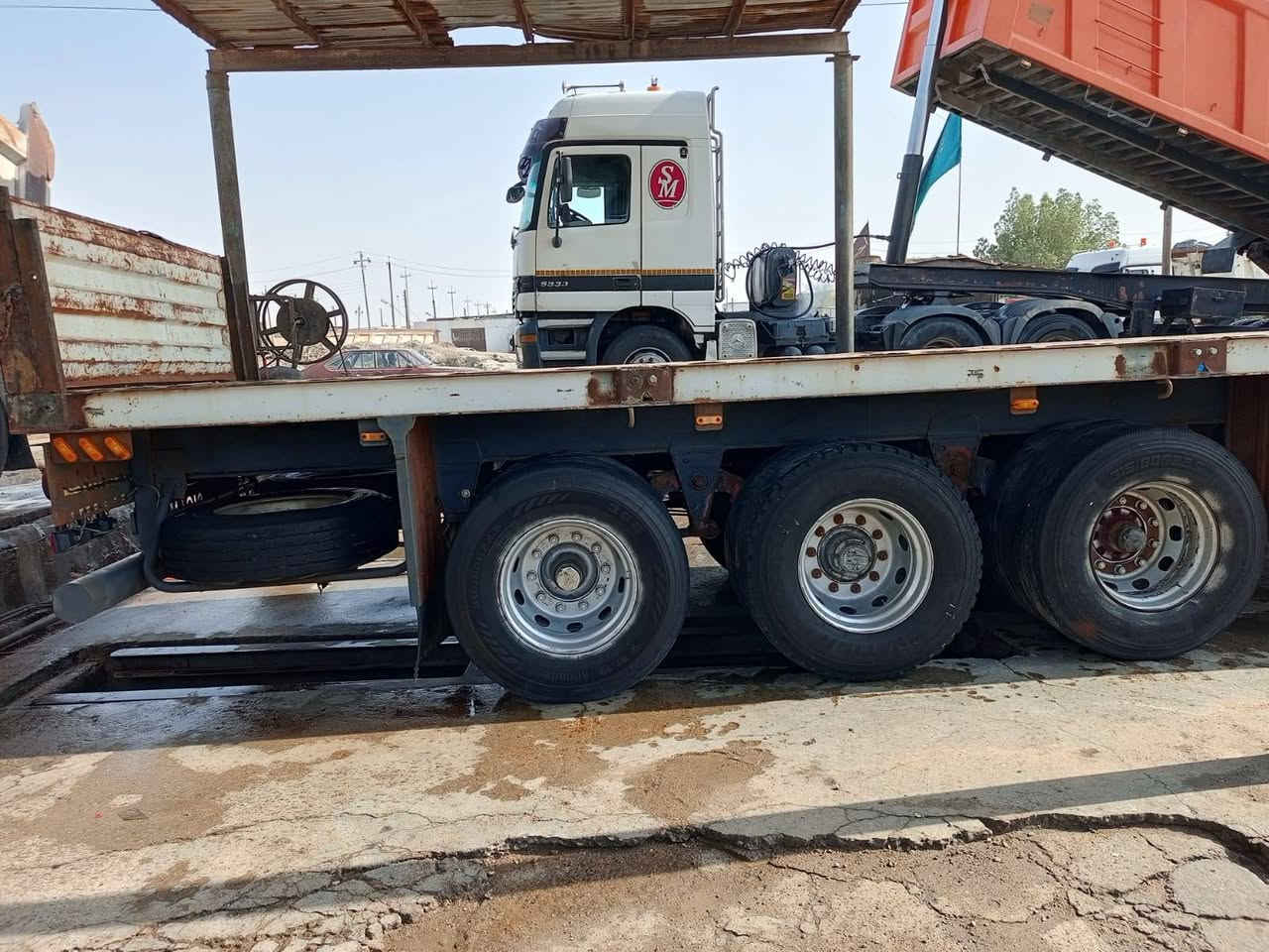 سكانيه 113مكينه سوده تخم تاير زوجين نص عمر رقم نجف انكليزي سنويه جديده شرط المداور عربانه مشعره عليه /مكلف بلنشر وحق الله هذا رقم راعيه.***********/السعر ب175 بيه مجال
