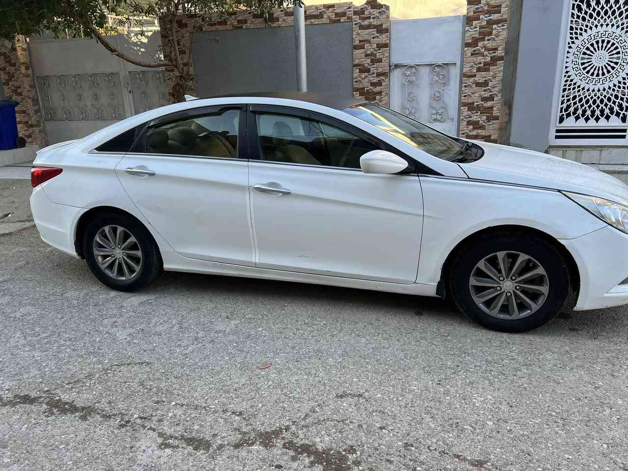 سوناتا 2011
بسعر مناسب 

***********
