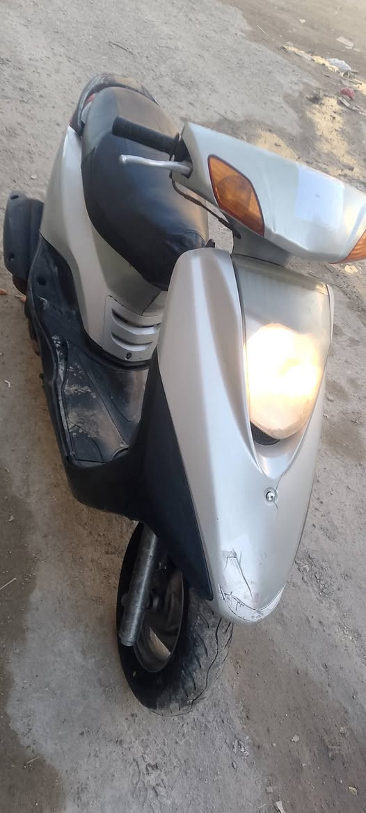 السلام عليكم دراجه بريز للبيع دراجه سلفندر مكينه ناعمه سعر 500 بيها مجال شيء بسيط***********
