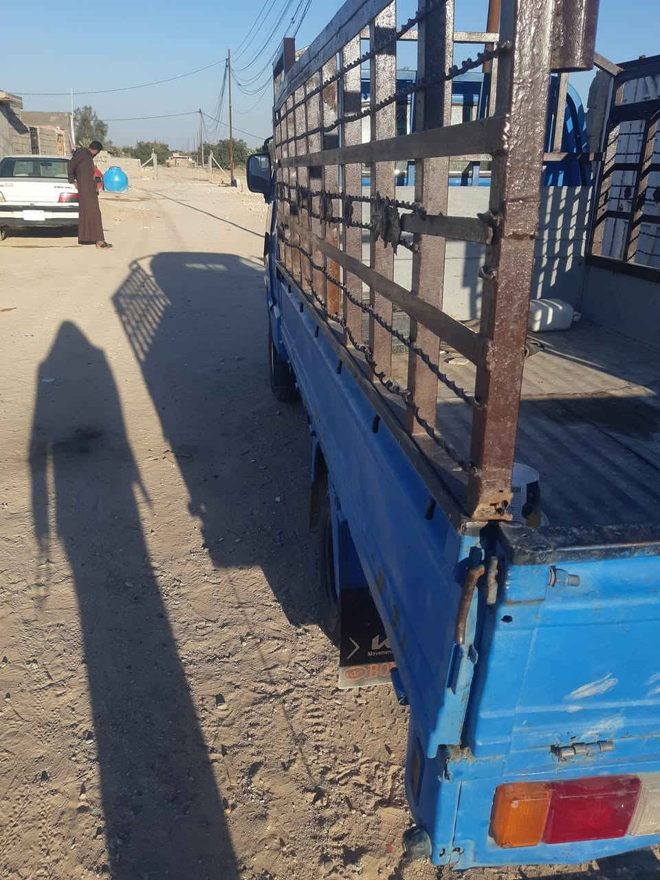 سلام عليكم سياره للبيع كيه بنكو موديل 95 لون ازرق رقم نكليزي بسمي سنويه ل 28 كير ومكينه شرط تخم تاير جديد حداديه جديده شاصي مكفول رقم الشاصي واضح السعر 48 وبيها مجال حق الجيه  مكان السياره نجف طريق كربلاء نجف رقم العمود  333  
رقم صاحب السياره  اتصال فقط مكلف بنشر ***********
