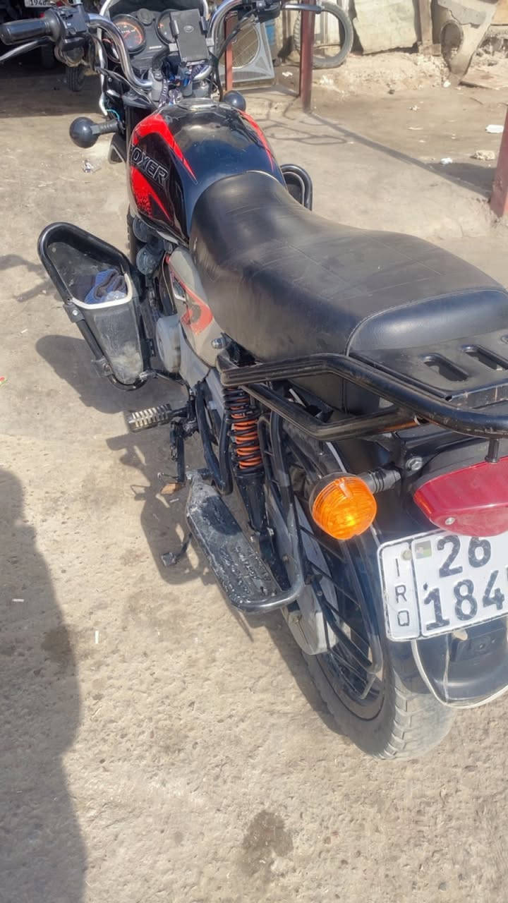 سلام عليكم بوكسر جبلي
موديل ٢١ 
نضيفه وخير من الله 
تجي اجيب فيتر وتفحص 
دراجه مرقم سنويه باسمي مشروع وطني 
وين ما يعجبك حول 
السعر مليونين 
العنوان بغداد البلديات 
الرقم ***********
الرقم ***********
