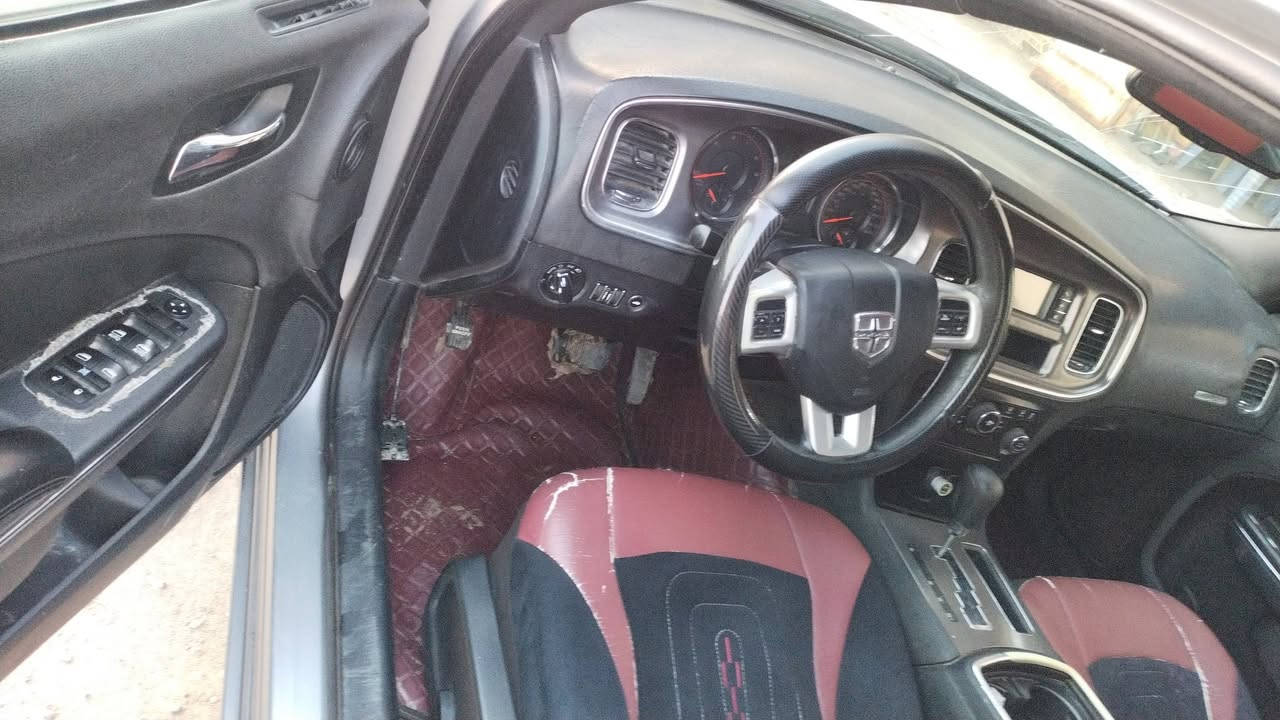 السلام عليكم جارجر 11 رقم اربيل ابو السنويه جاري البسمه السياره بيها جاملغ امامي ايسر فتح بدون ضربه والبنيد تقسيم بعد مابيهه السياره جاهزه مكينه كير تايرات كله جديد السعر ب118 
***********
