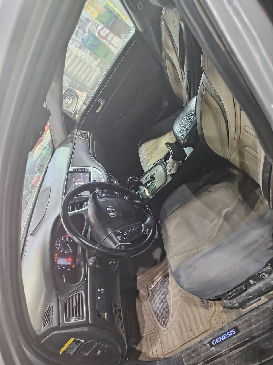 جنسزز 2013 فول مواصفات فتحه بصمه برده خلفيه كشنات كهرباء كير مكينه تبريد كفاله تحويل مباشر السعر 84رقم الهاتف
‭0773 429 7511
