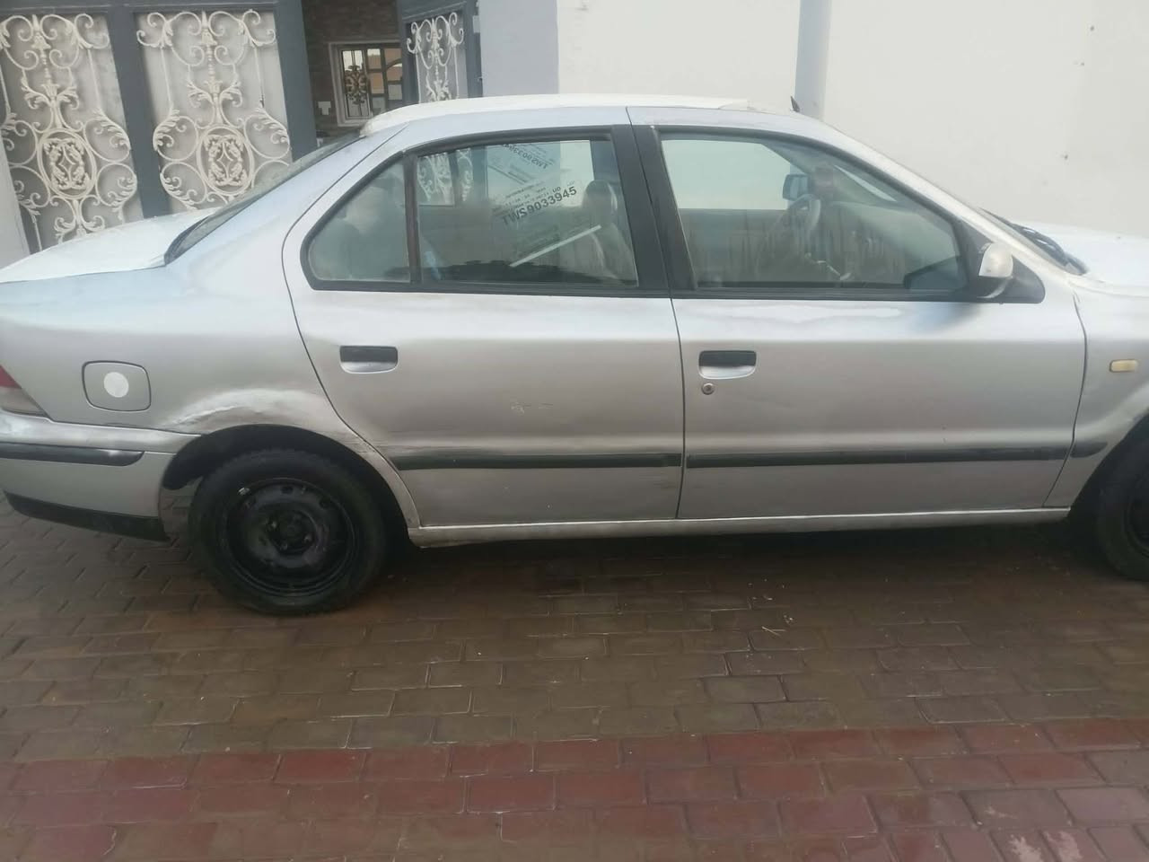 السلام عليكم للبيع سيارة سمند 2009 رقم بابل السيارة نظيفه مابيهه ضربه فقط بيهه جراد حداديه زينه السعر 21 
المكان ديوانية للاتصال ***********
