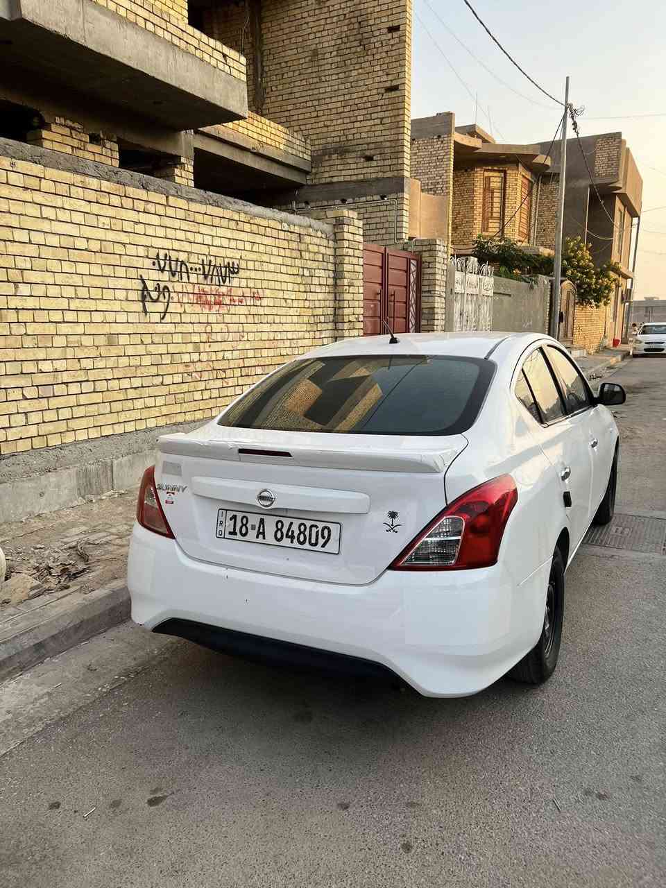 السلام عليكم
نيسان سني موديل 2018 هندي بليته زركه
موصفات السني معرفه
رقم بابل بسمي تحويل ثاني يوم 
ماشيه 80
محرك كير مكفولات 
سياره بيه قطعتين صبغ جاملغ وباب عكس السايق 
عنوان واسط الكوت مركز المدينه 
السعر 98 وبي مجال 
(مكلف بالنشر مامتواجد خاص)
***********

