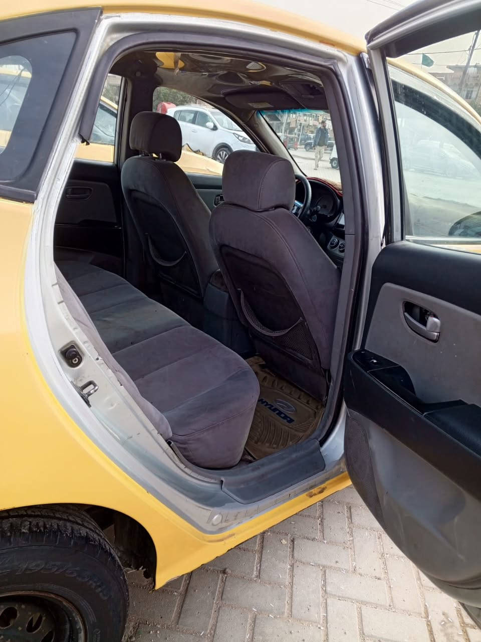 النترا مقدس موديل ٢٠٠٧
١- مكينة خير من الله حجم المكينه ٢٠٠٠ 
٢- كير جديد 
٣- صدر امامي جديد 
٤- تخم تاير جديد 
٥- منضومه ماء جديده 
٦- منضومه تدفئه وتبريد جديد 
٧- باتري جديد 
٨- مسجل شاشه 
 
والصور كدامك 
الموقع : بغداد مدينة الصدر قطاع ٣٦ 
الهاتف : ***********
