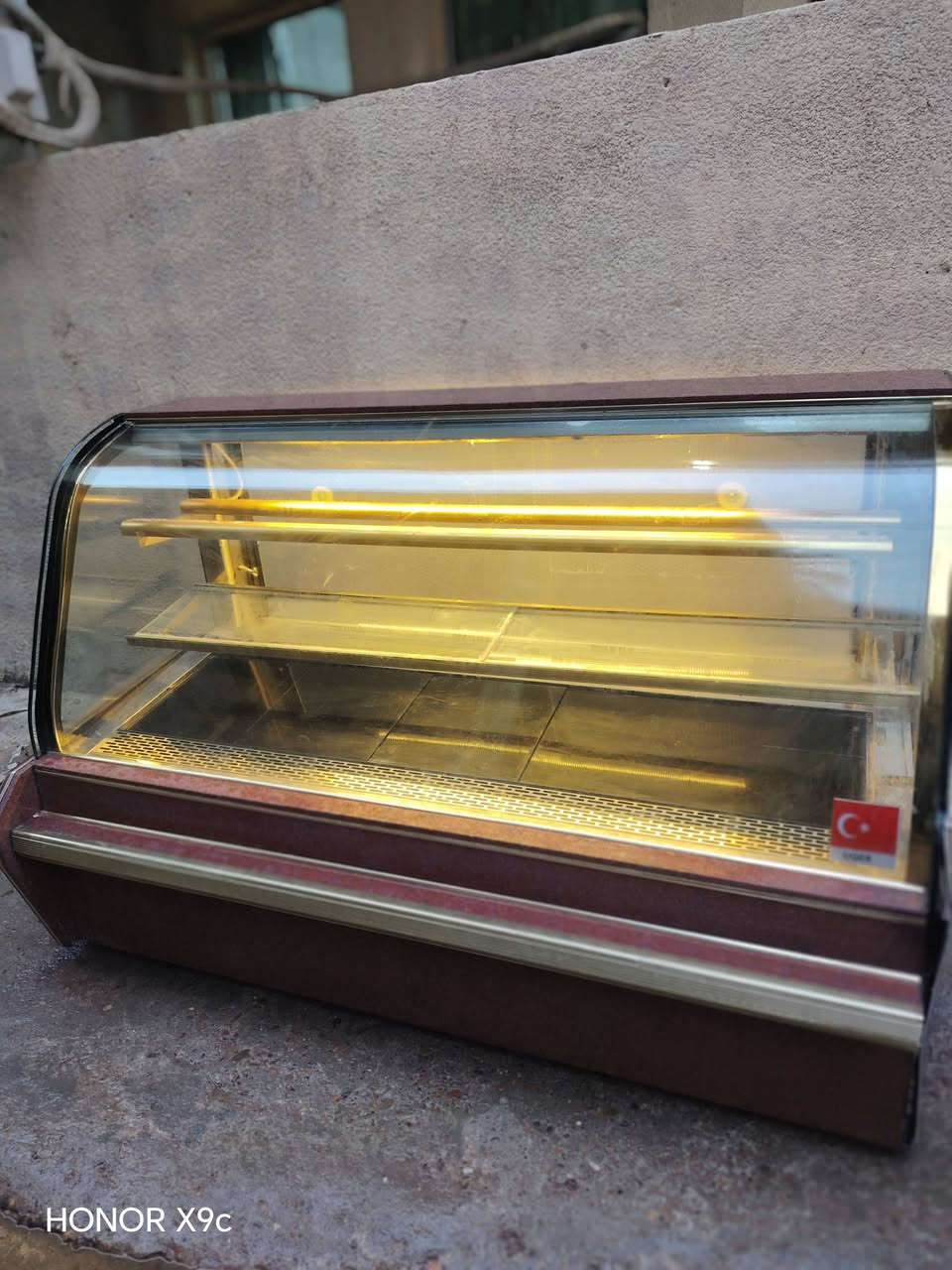 براد كيك البيع تبريد راقي جدا مكان بغداد ***********
