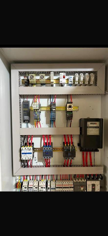 بوردات محطات غسل السيارت
بوردات محطات غسل السيارت 

تحكم بالمضخات من قرب الرمبات بنظام (V24 ) لتجنب الخطوره على العمال بسبب رطوبه المكان  

فيز فلر في حال سقوط احد الفيزات او ارتفاع او انخفاض في الفولتية 

اوفر لود لحمايه في حال ارتفاع درجه حراره الماطور

مراوح سحب ودفع مع فلتر هواء و ثرموسات إطفاء وتشغيل المرواح

مراوح سحب ودفع مع فلتر هواء و ثرموسات إطفاء وتشغيل المرواح
***********
