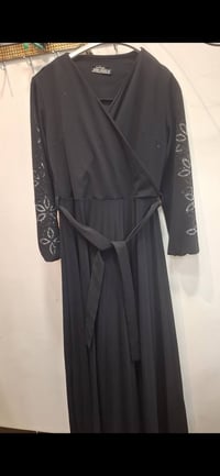 فستان اسود • مقاس ٤٠-٤٦ • توصيل وجنطة