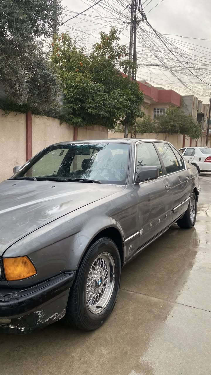 السلام عليكم 🫡
بي ام حجم 735 باب طويل رئاسي (محرك كاز محور كرنفال )
مكينه وكير جديد رقم اخضر سنويه اخضر 
التحويل ورا البيع 
العنوان : موصل ايمن 
الرقم : *********** وتساب 
 *********** وتساب
 السعر 25 وبيها مجال
