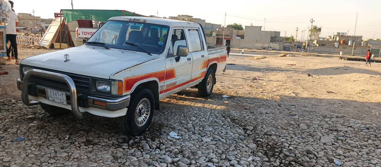 بيكم 88كروسيدا لبيع صبغ حزام فقط بدون صقف أو تكم بي كوبون بانزين شرط تحويل سنويه جديده دوشمه جديدا محرك كير اكسل شرط السعر 50بيها مجال التواصل على الرقم *********** (*********** موصل الجانب اليمن رجم حديد
