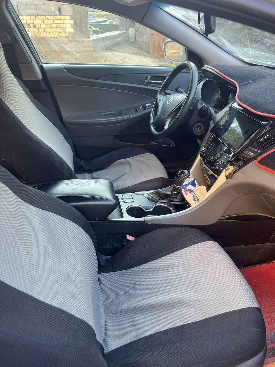 السلام عليكم سوناته 2013كفاله من كصه ونقل جثه وعيب الشرعي مداور ثانييوم ماعده بارد بلباب الخلفي سياره جاهزه من حداديه وتبريد ومكينه وكير سياره حلوه وجاهزه السعر 125وبيه مجال  والشراي يتصل ويدلل هاذه رقم صاحبه ***********
