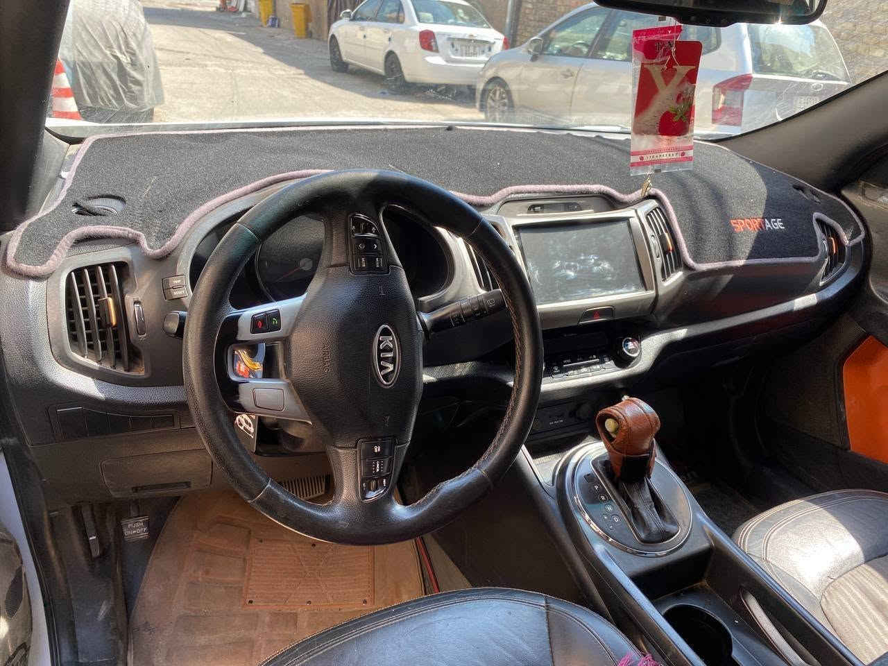 سياره سبورتاج ١٢ بغداد 
٤ ارقام الجديد  خليجي 
السعر ١٠٠$ 
صبغ عام.
 محرك  وتبريد فول  اما الكير  النمره الاخيره ماتنمر عندي    ونتفق عليه سياره مال جناي  وباسمي 
تحويل مباشر 
سونار موجود 
اي استفسار واتس اب 
*********** بغداد, العراق

