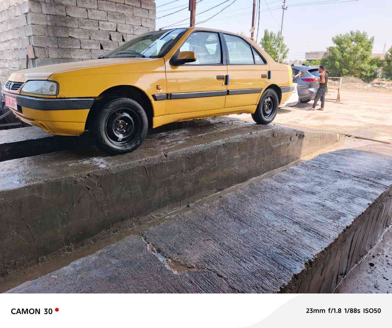 سلام عليكم بيجو اكد 2016 للبيع رقم بغداد الجديد
مصفرةً هيأةً عليهة غرامةً400 تنزل من سعرهة بدون ضربةً
السيارةً حلوةًومتعب عليهة مابيهة اي نقص السعر 47 وبيهة مجال السيارة بلادية غرفتهة نضيفة وبلادية
رقم ***********
